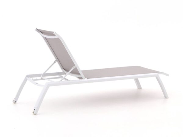 Wit aluminium ligbedden