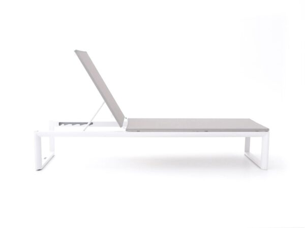 Wit aluminium ligbedden