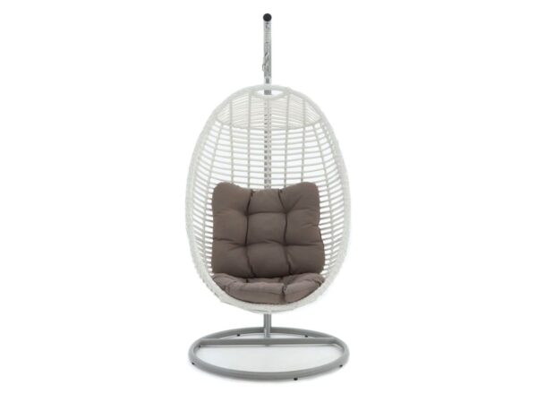 Wit hangstoelen