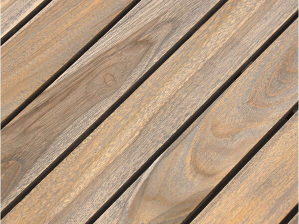 Bruin houten tuintafels