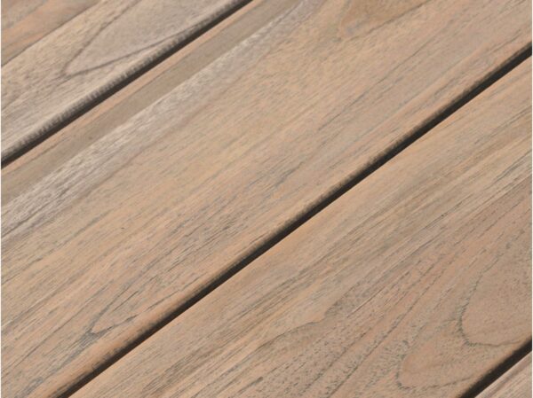 Bruin houten tuintafels