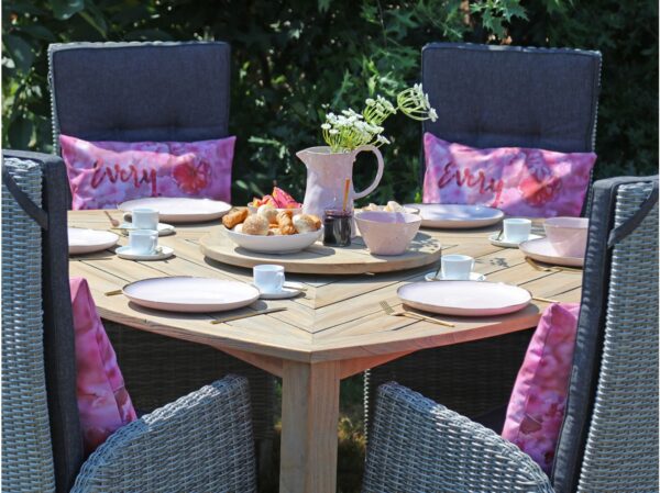 Rough furniture tuintafels