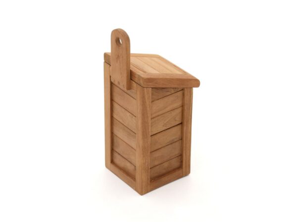 Bruin houten tuinaccessoires