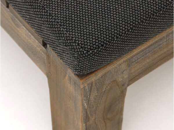 Rough furniture bruin ligbedden